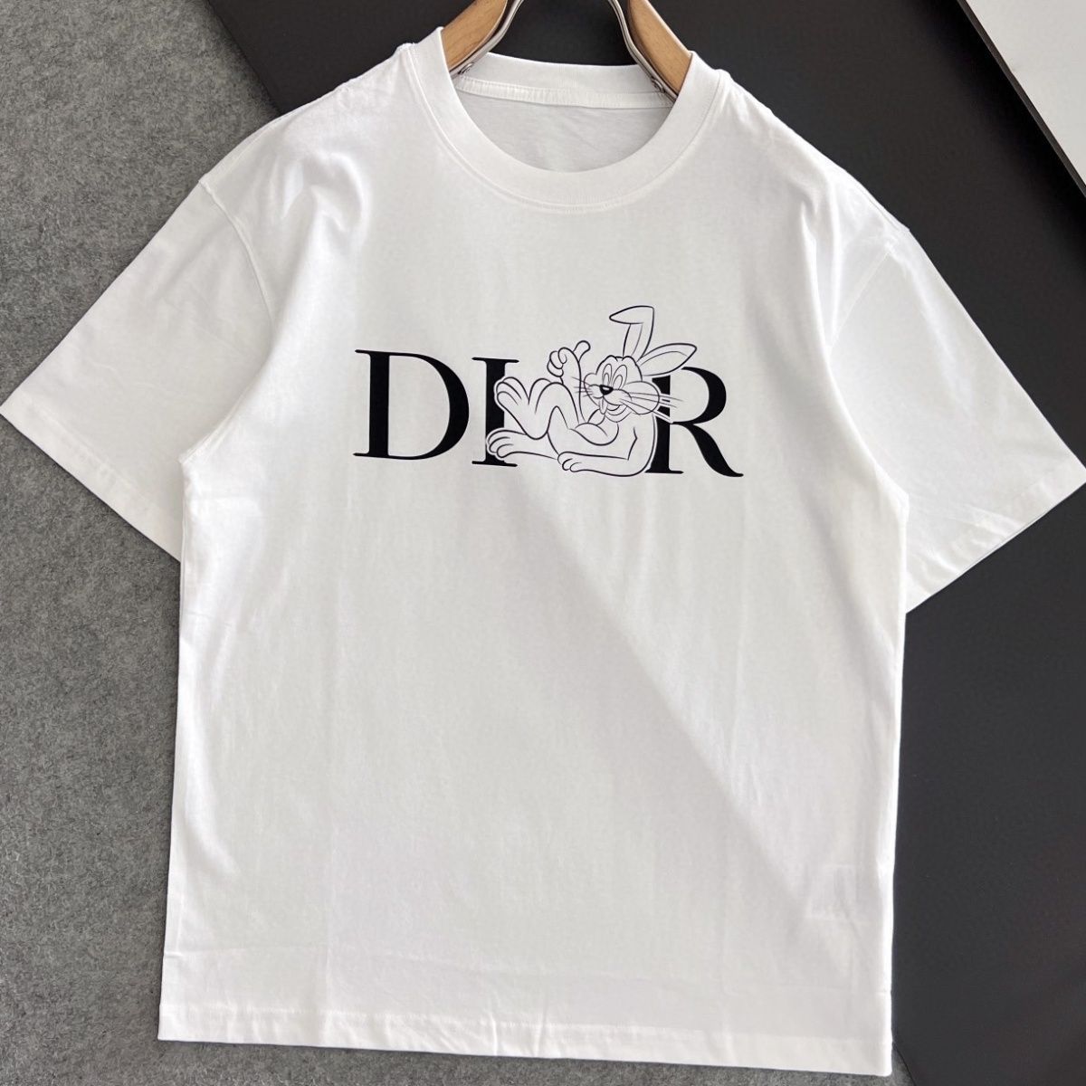 【DIOR旗艦店】（ディオール）クラシックでスタイリッシュな半袖スウェットシャツ00393
