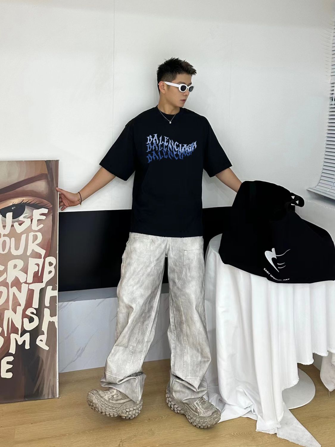 【BALENCIAGA旗艦店】（バレンシアガ）クラシックでスタイリッシュな半袖スウェットシャツ01071