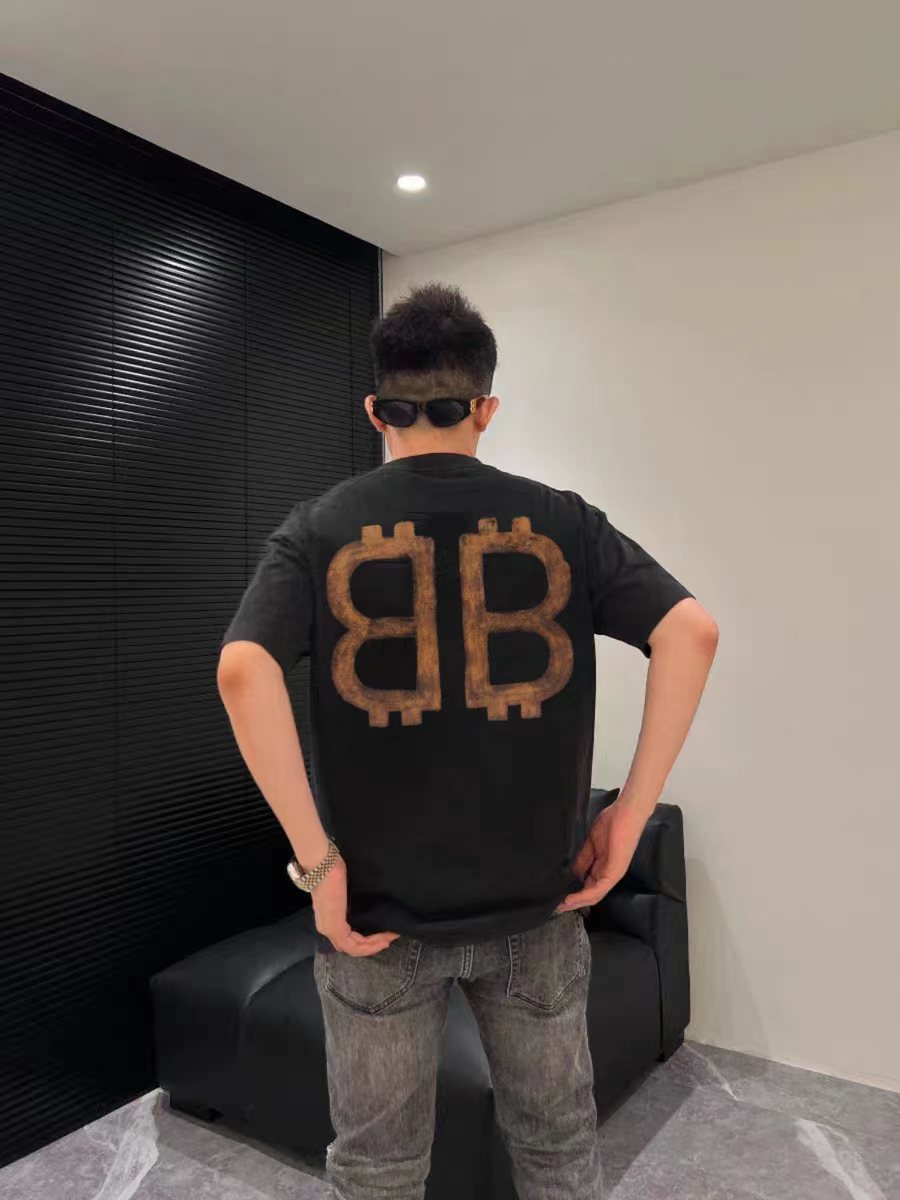 【BALENCIAGA旗艦店】（バレンシアガ）クラシックでスタイリッシュな半袖スウェットシャツ01746