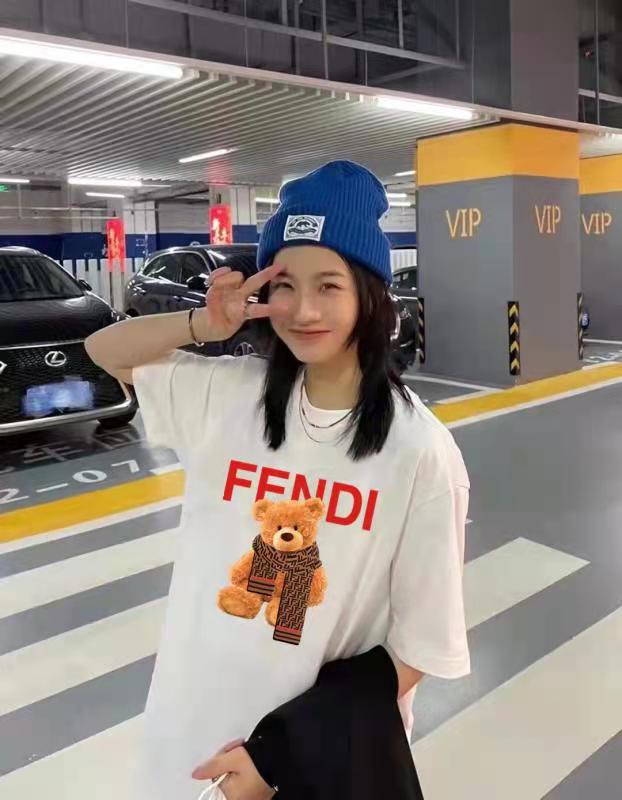 【Fendi旗艦店】（フェンディ）クラシックでスタイリッシュな半袖スウェットシャツ01417