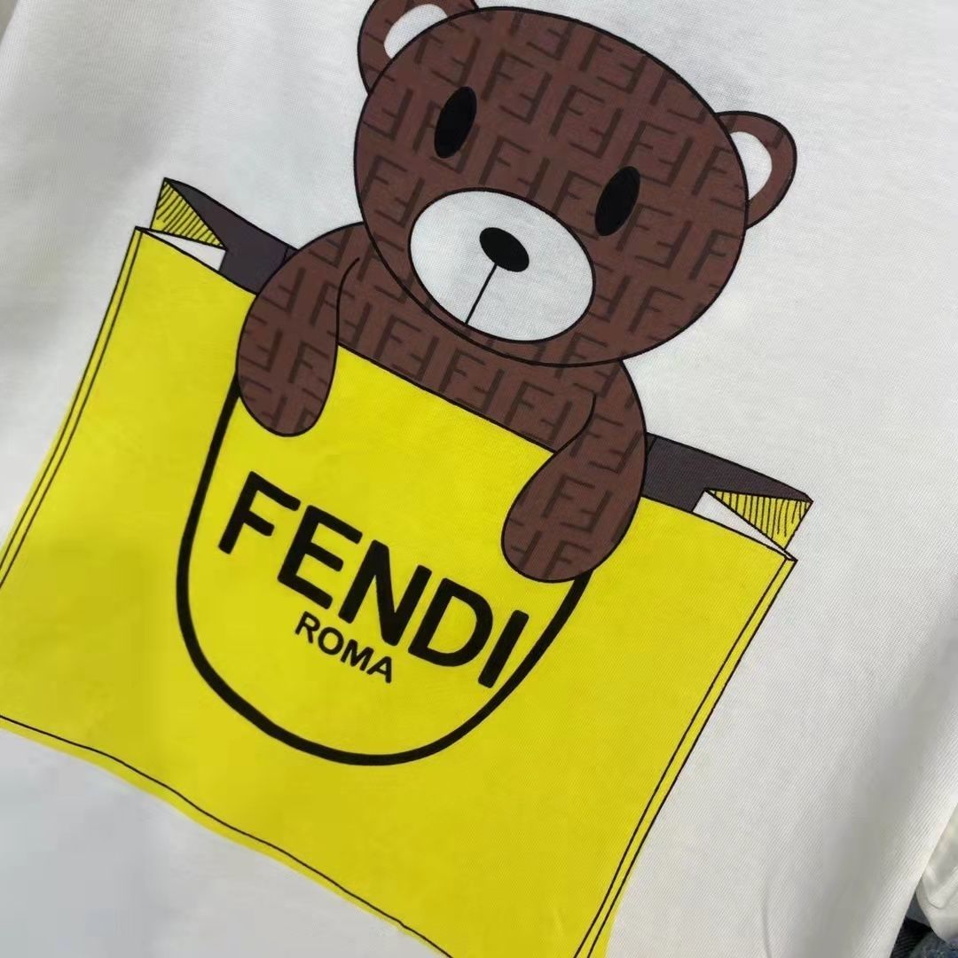 【Fendi旗艦店】（フェンディ）クラシックでスタイリッシュな半袖スウェットシャツ01636