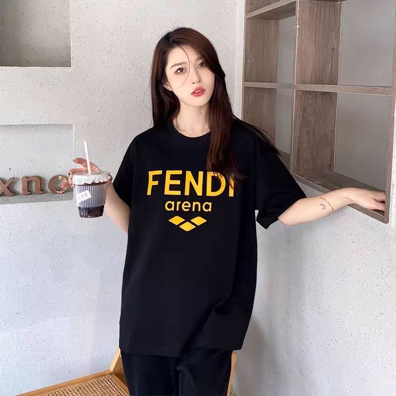 【Fendi旗艦店】（フェンディ）クラシックでスタイリッシュな半袖スウェットシャツ01795