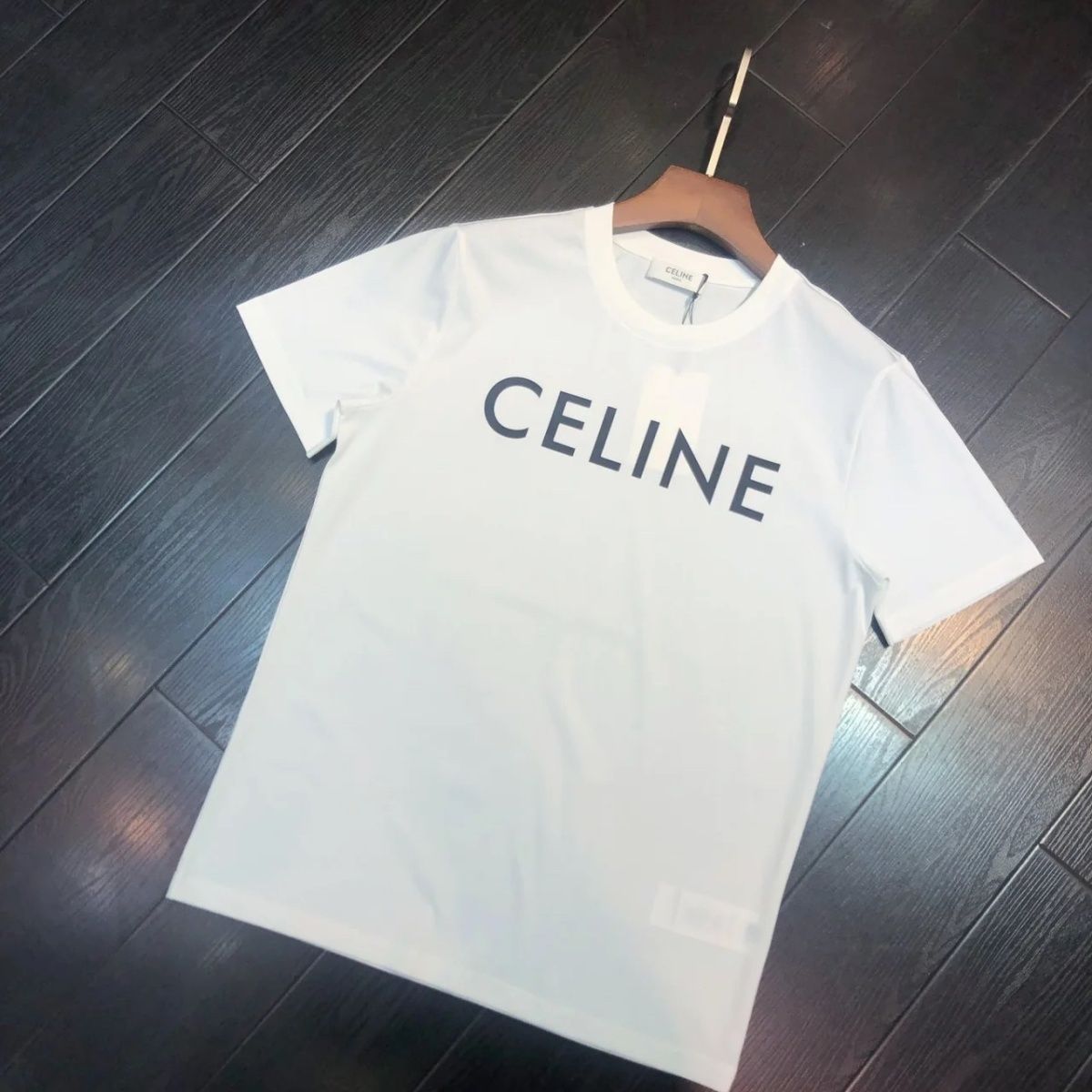 【Celine旗艦店】（セリーヌ）クラシックでスタイリッシュな半袖スウェットシャツ01611