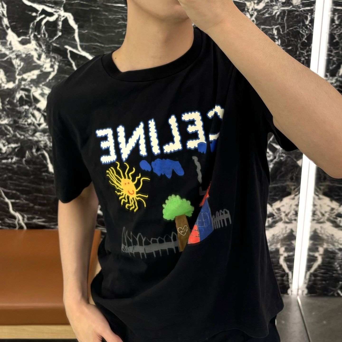 【Celine旗艦店】（セリーヌ）クラシックでスタイリッシュな半袖スウェットシャツ00102