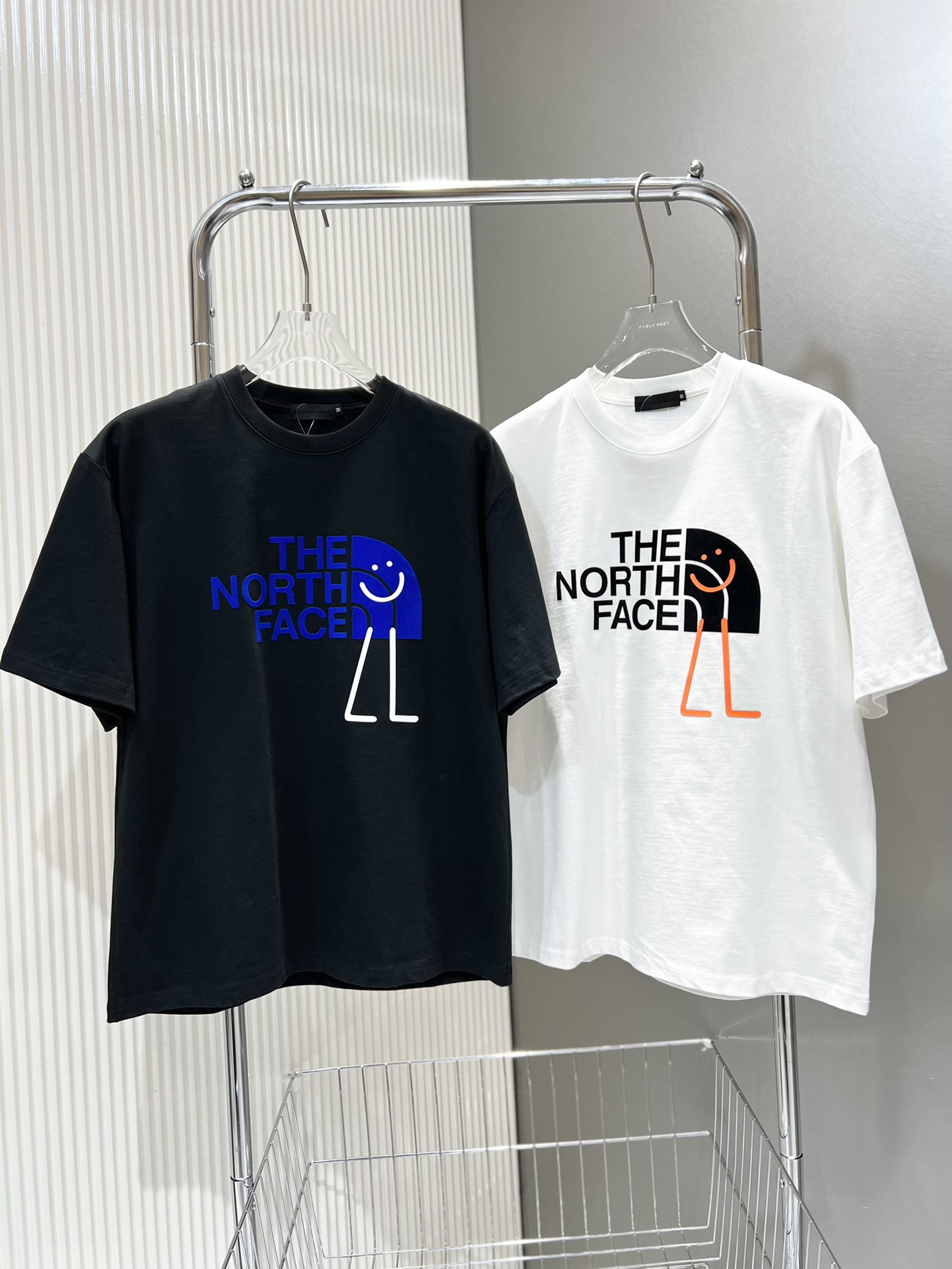 【The North Face旗艦店】（ザ・ノース・フェイス）クラシックでスタイリッシュな半袖スウェットシャツ00572