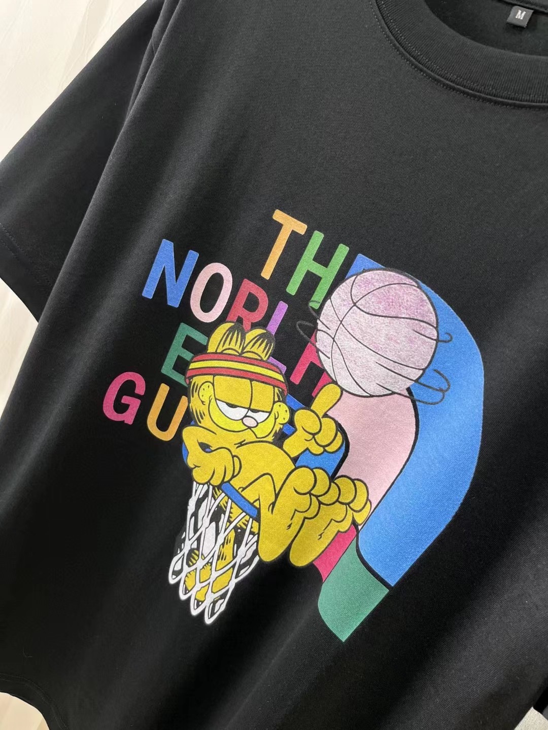 【The North Face旗艦店】（ザ・ノース・フェイス）クラシックでスタイリッシュな半袖スウェットシャツ01333