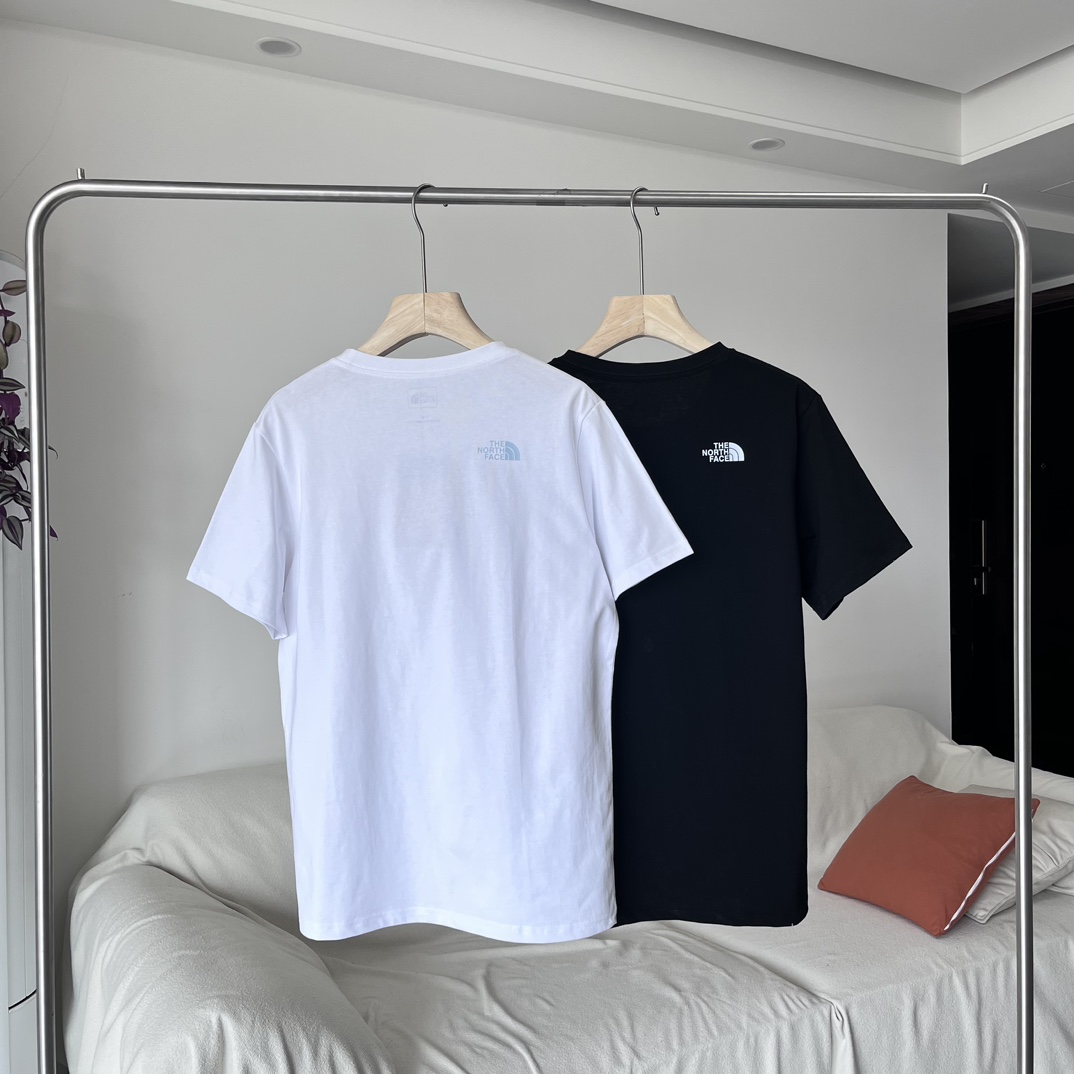 【The North Face旗艦店】（ザ・ノース・フェイス）クラシックでスタイリッシュな半袖スウェットシャツ01357