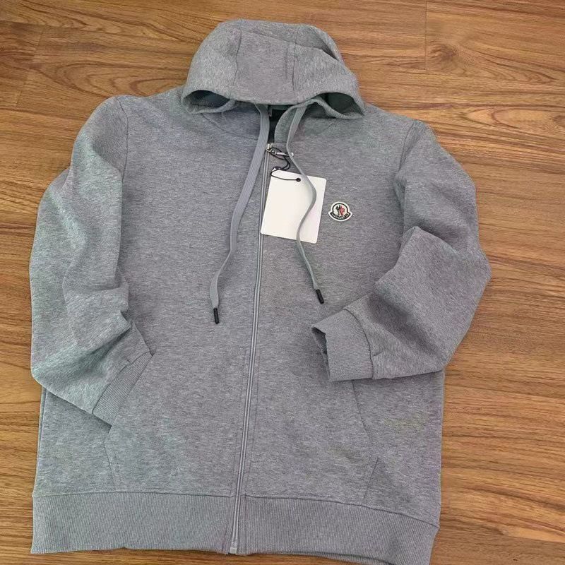 【MONCLER旗艦店】（モンクレール）クラシックでスタイリッシュな長袖スウェットシャツ01025