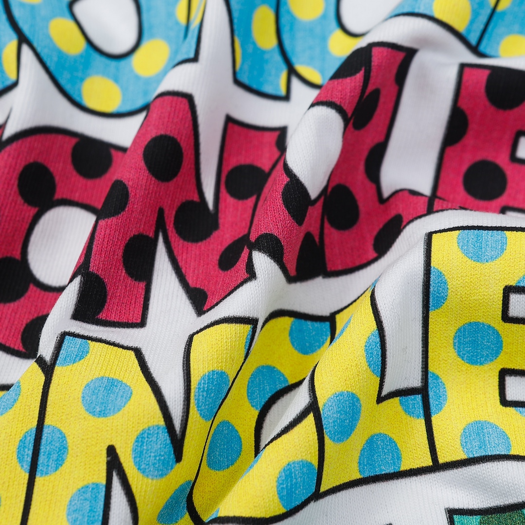 【MONCLER旗艦店】（モンクレール）クラシックでスタイリッシュな半袖スウェットシャツ01174