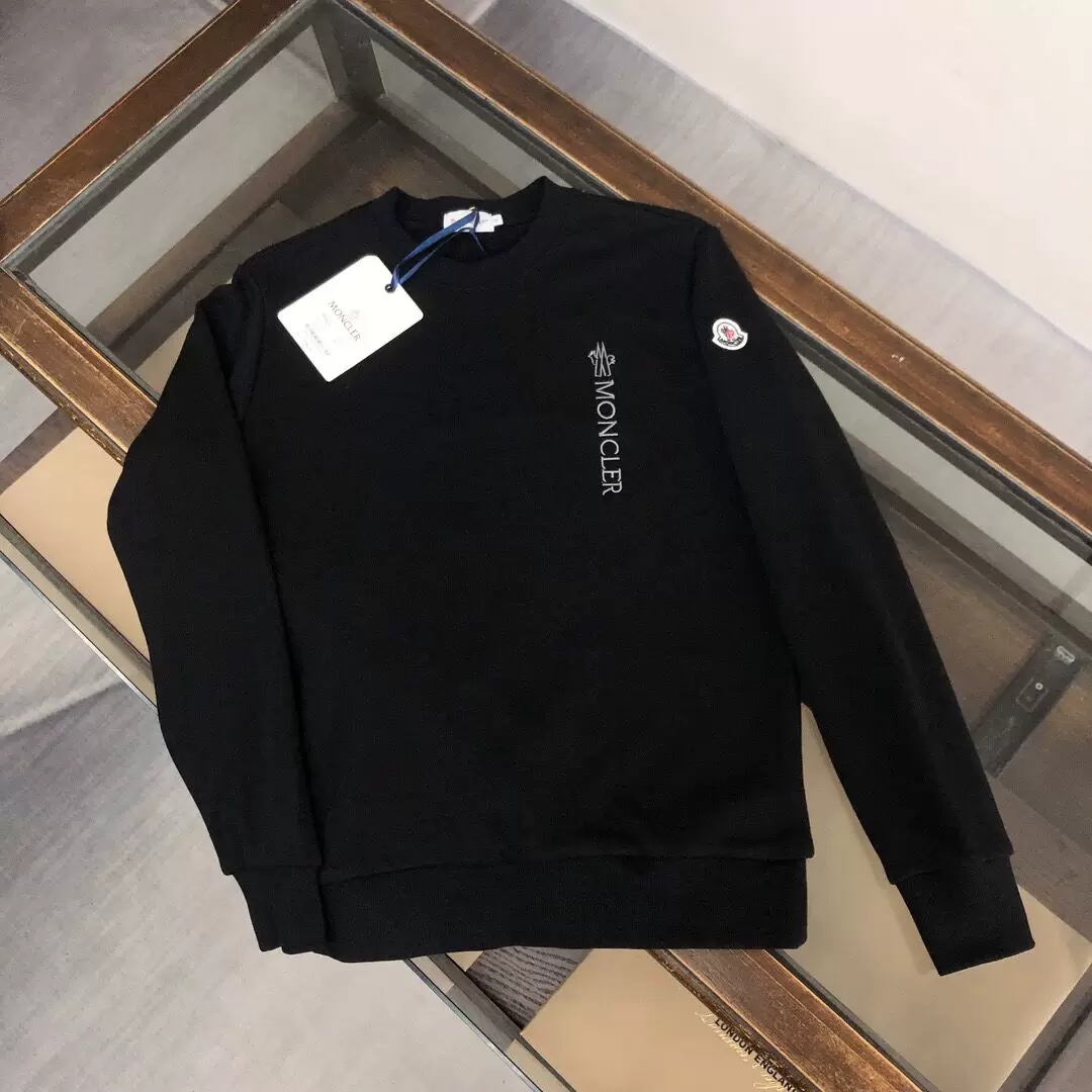 【MONCLER旗艦店】（モンクレール）クラシックでスタイリッシュな長袖スウェットシャツ01176