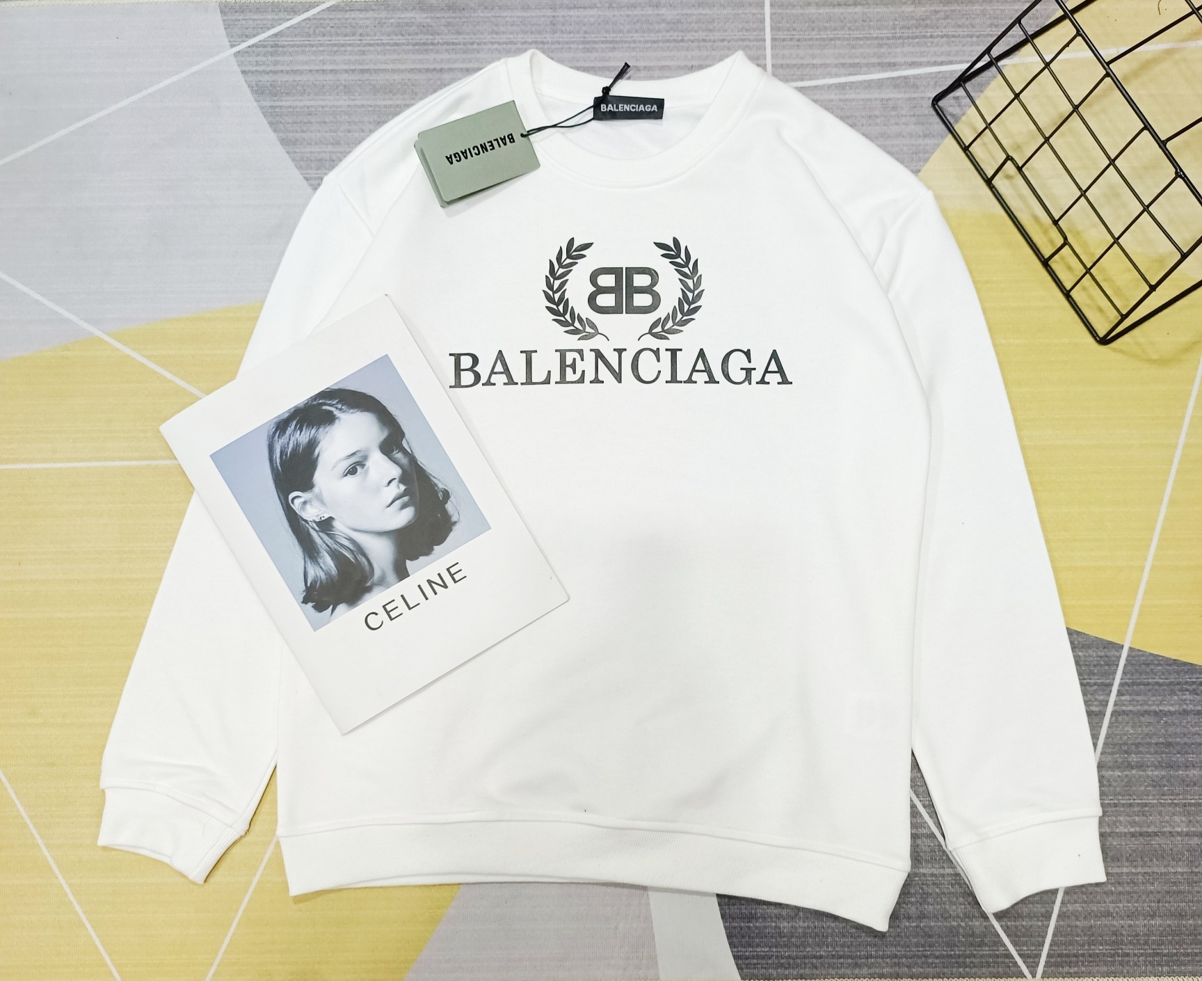 【BALENCIAGA旗艦店】（バレンシアガ）クラシックでスタイリッシュな長袖スウェットシャツ01678