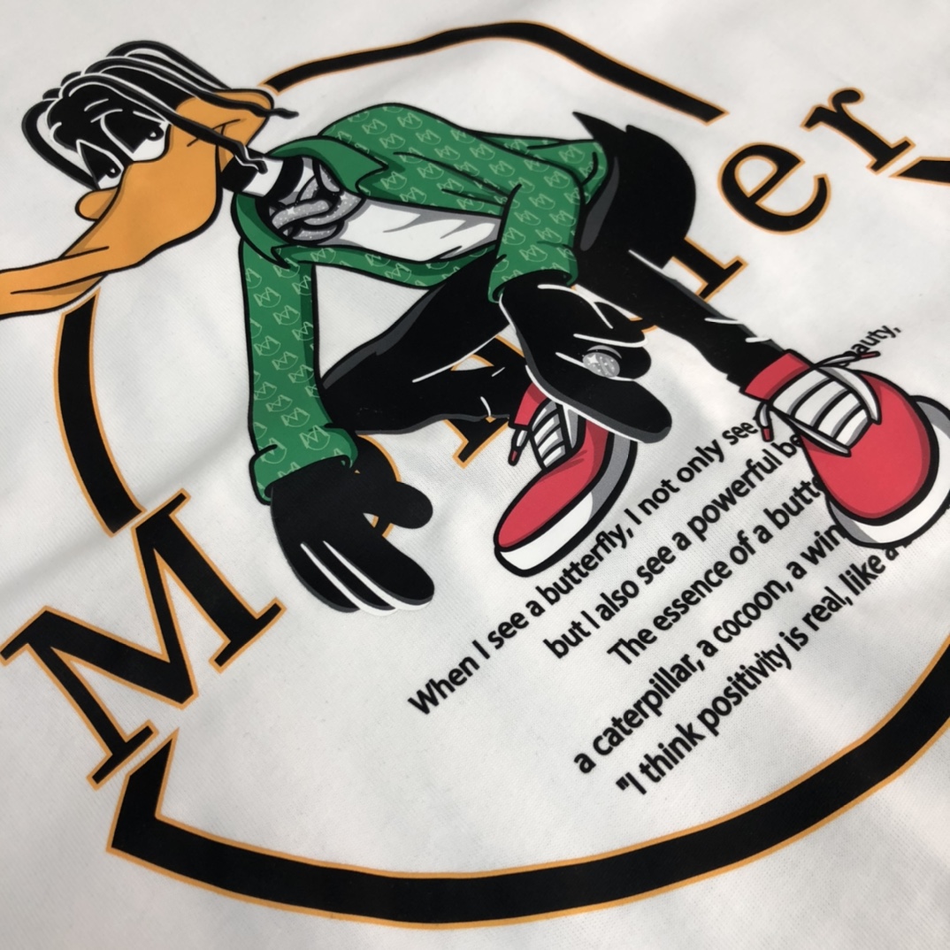 【MONCLER旗艦店】（モンクレール）クラシックでスタイリッシュな長袖スウェットシャツ00921