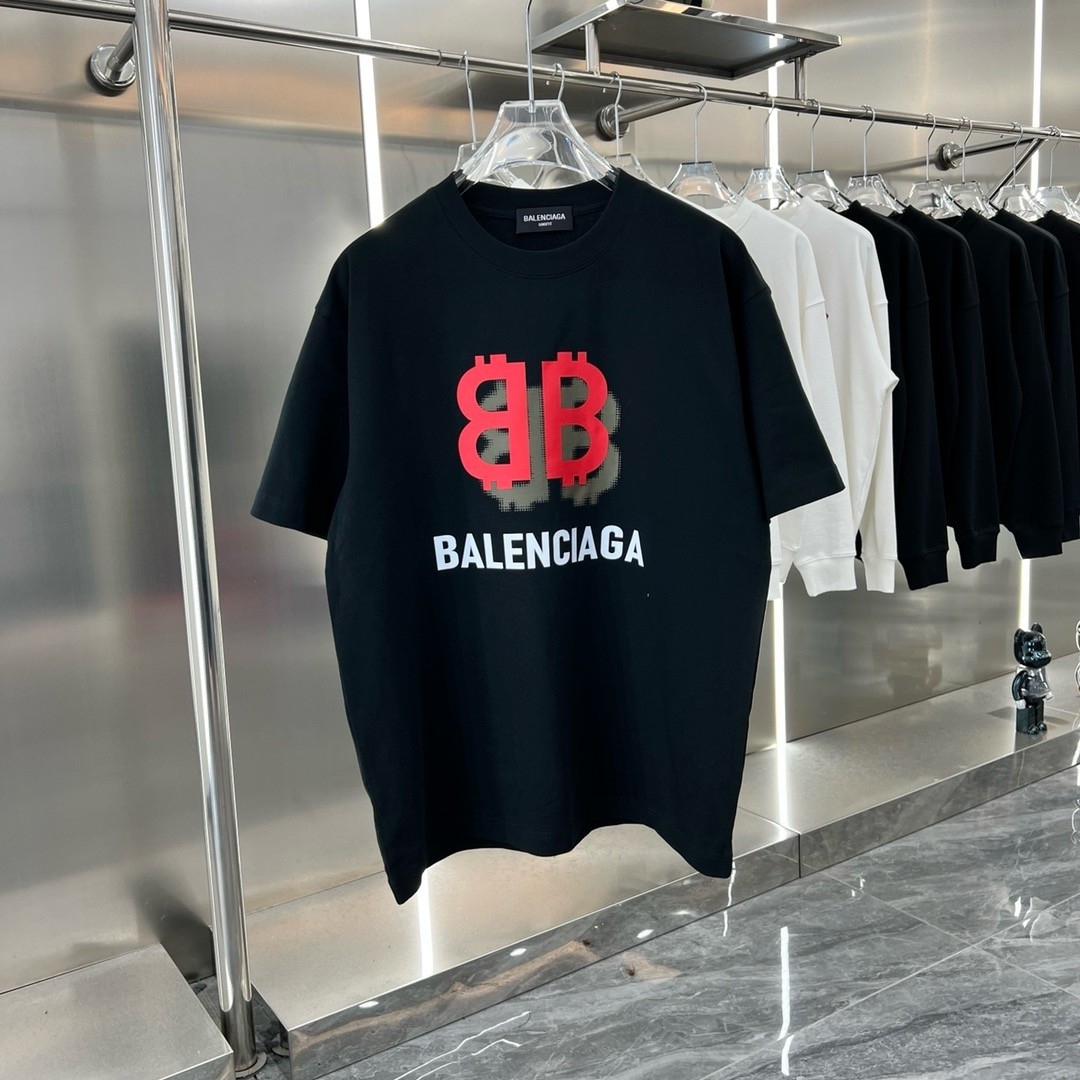 【BALENCIAGA旗艦店】（バレンシアガ）クラシックでスタイリッシュな半袖スウェットシャツ00300