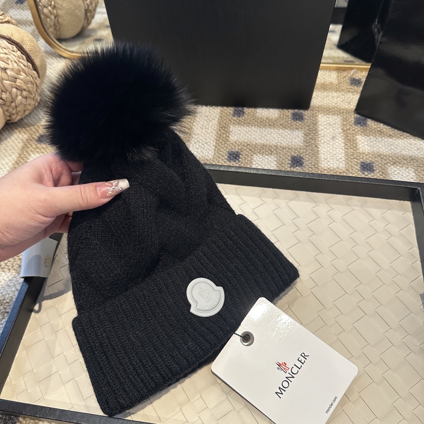 【MONCLER旗艦店】（モンクレール）時代を超えて人気のクラシックな帽子秋冬コレクション