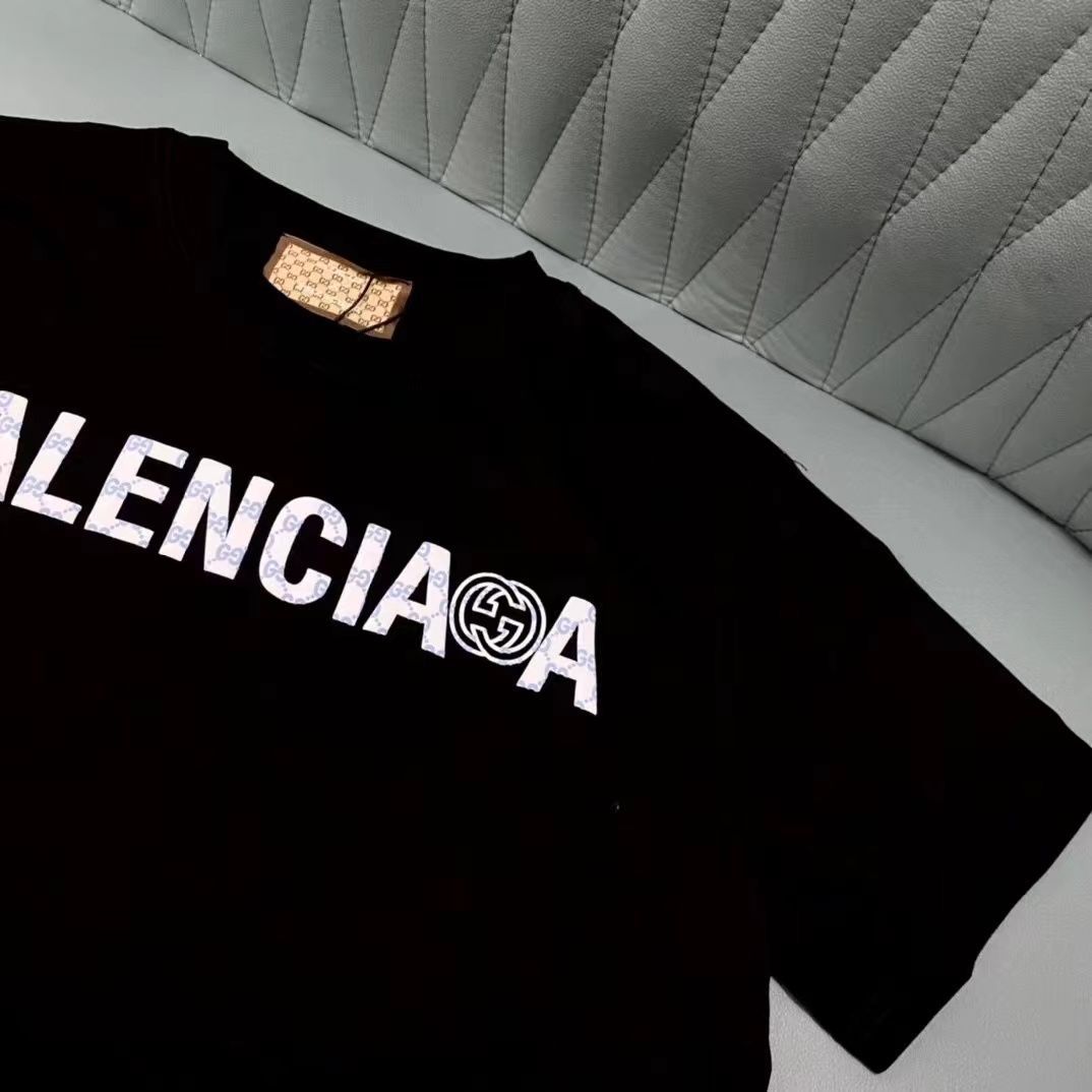 【BALENCIAGA旗艦店】（バレンシアガ）クラシックでスタイリッシュな半袖スウェットシャツ01582