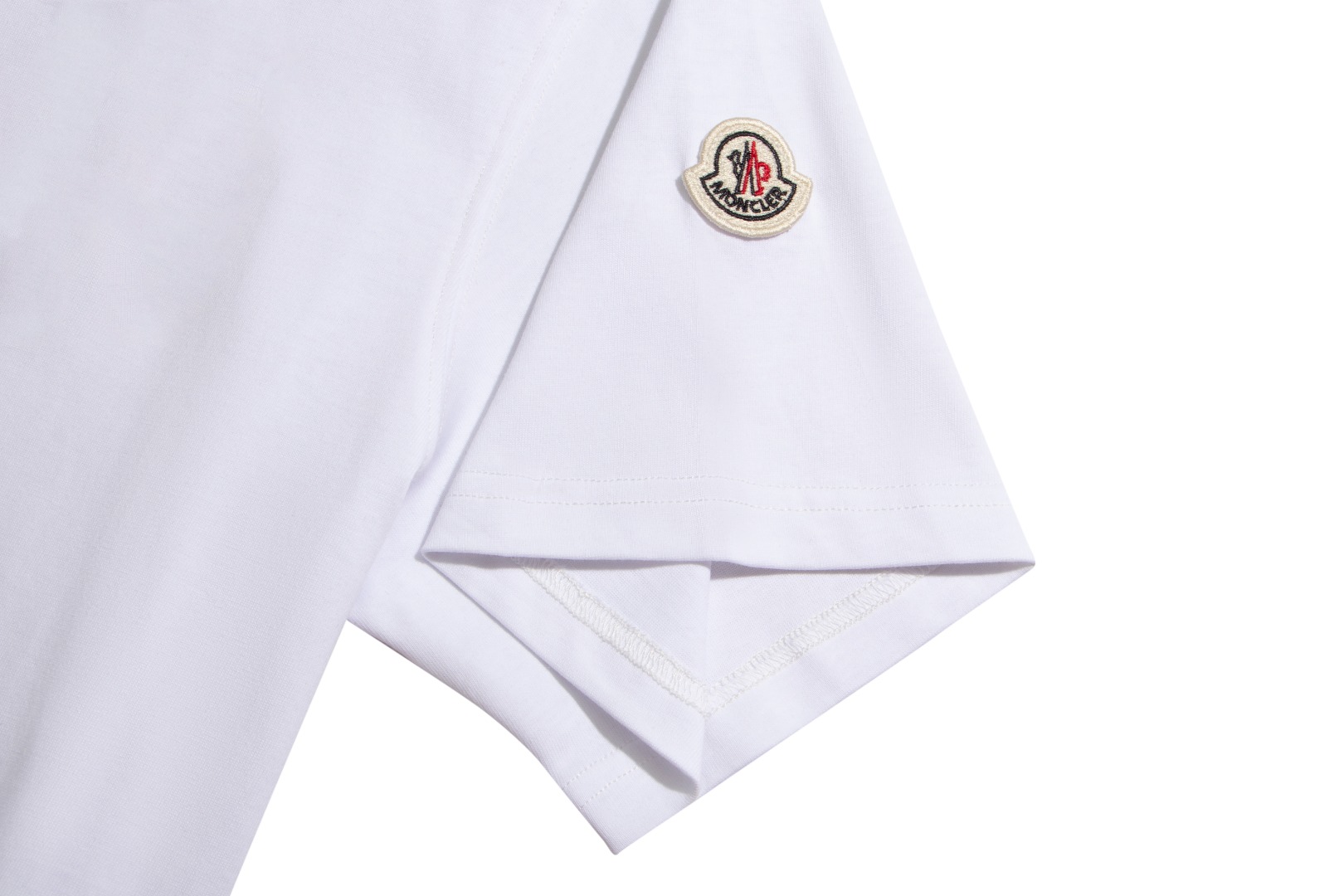 【MONCLER旗艦店】（モンクレール）クラシックでスタイリッシュな半袖スウェットシャツ01712