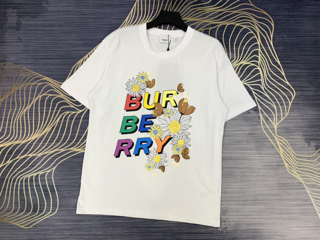 【BURBERRY旗艦店】（バーバリー）クラシックでスタイリッシュな半袖スウェットシャツ00546