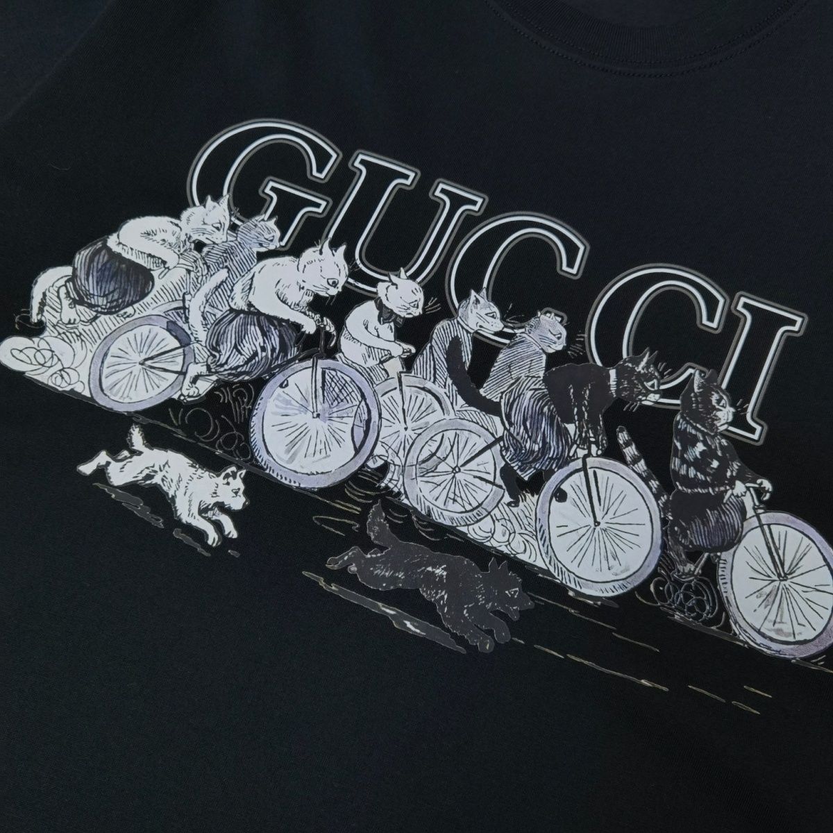 【GUCCI旗艦店】（グッチ）クラシックでスタイリッシュな半袖スウェットシャツ00532