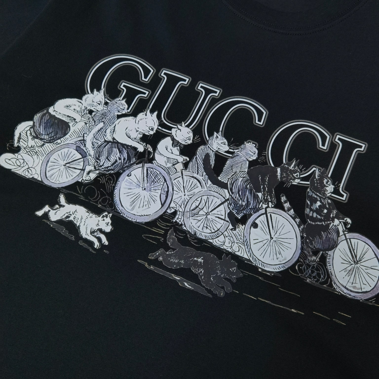 【GUCCI旗艦店】（グッチ）クラシックでスタイリッシュな半袖スウェットシャツ00593