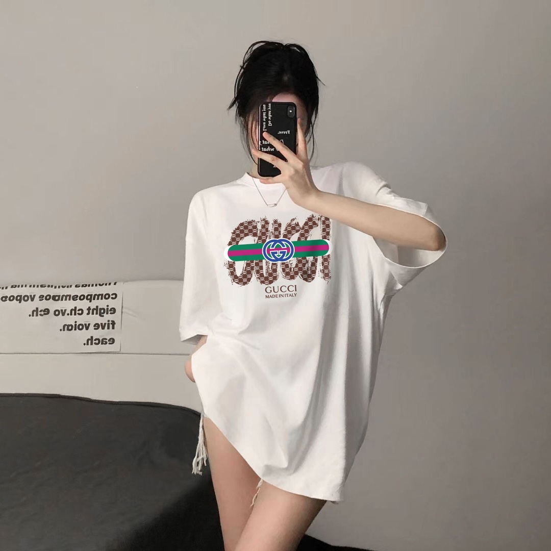 【GUCCI旗艦店】（グッチ）クラシックでスタイリッシュな半袖スウェットシャツ00615