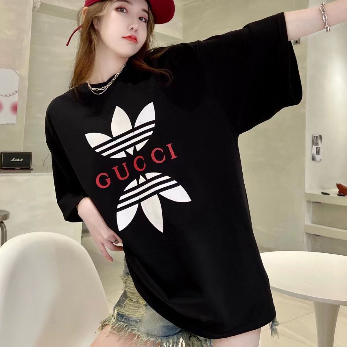 【GUCCI旗艦店】（グッチ）クラシックでスタイリッシュな半袖スウェットシャツ01164