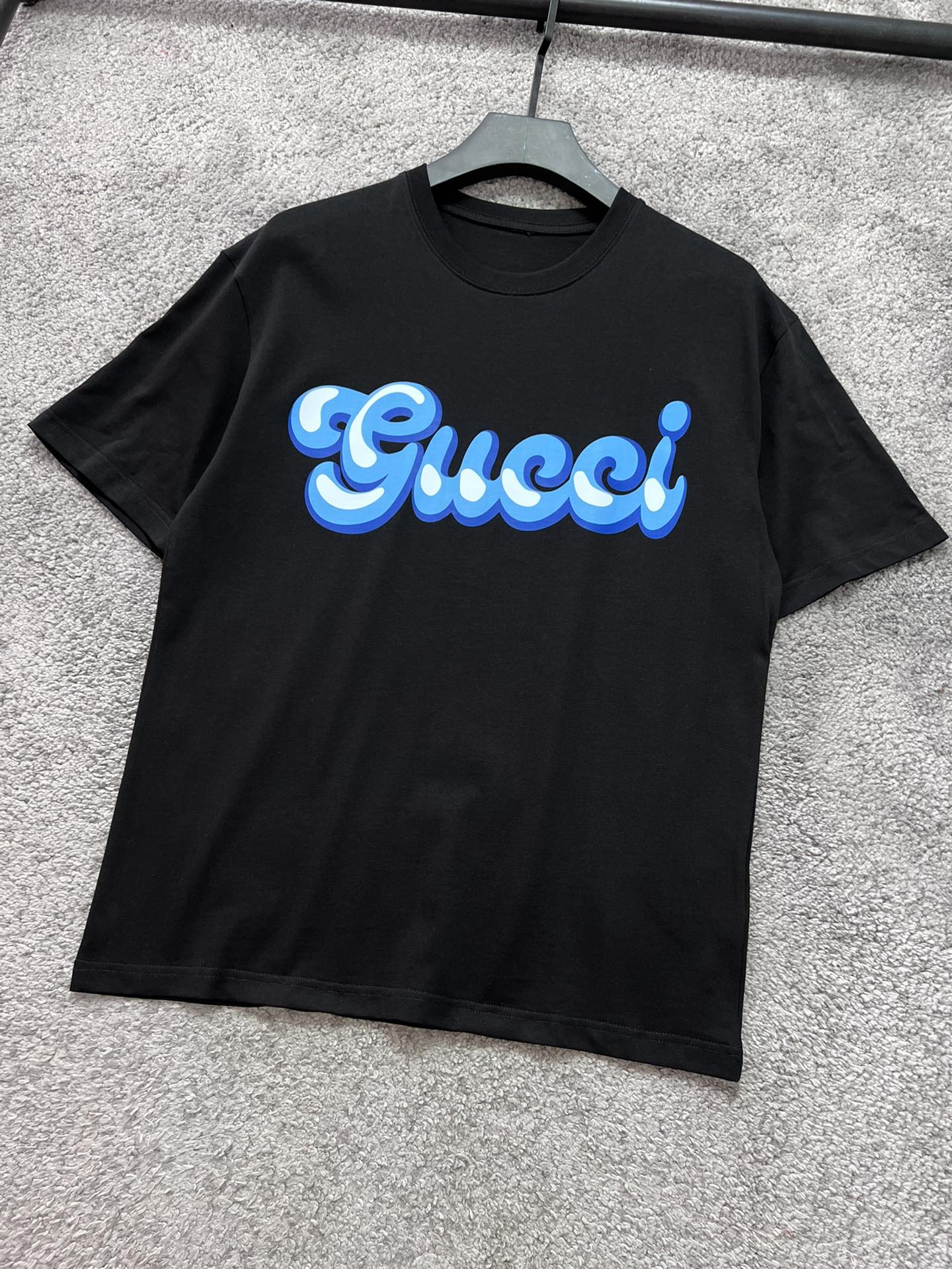 【GUCCI旗艦店】（グッチ）クラシックでスタイリッシュな半袖スウェットシャツ01402