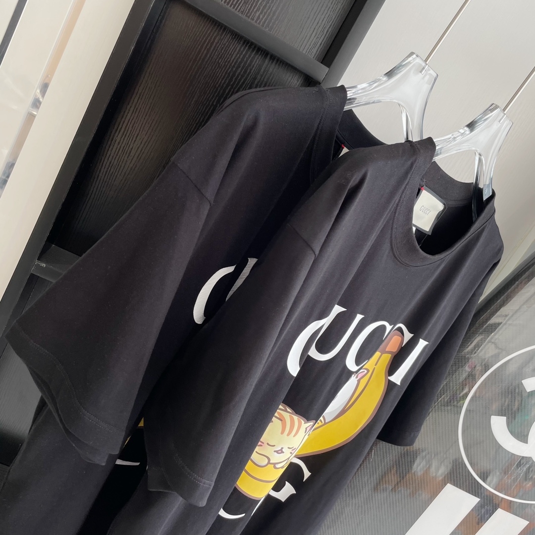 【GUCCI旗艦店】（グッチ）クラシックでスタイリッシュな半袖スウェットシャツ01490