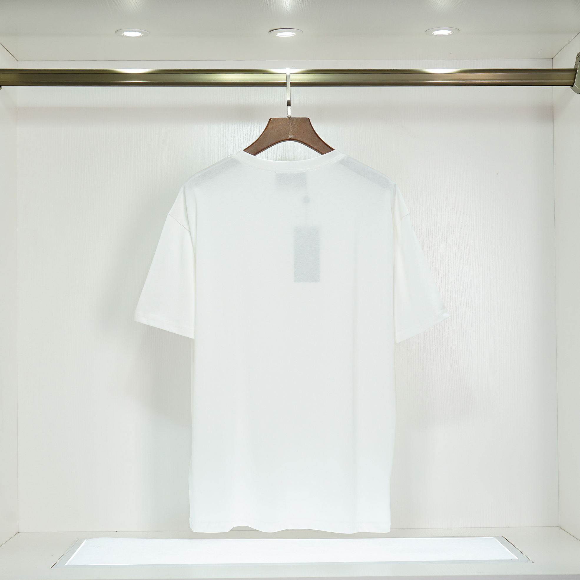 【GUCCI旗艦店】（グッチ）クラシックでスタイリッシュな半袖スウェットシャツ01850