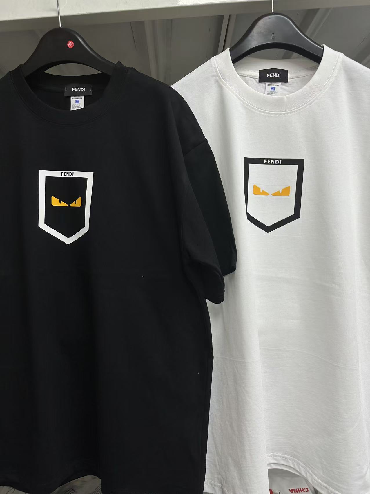 【Fendi旗艦店】（フェンディ）クラシックでスタイリッシュな半袖スウェットシャツ00217