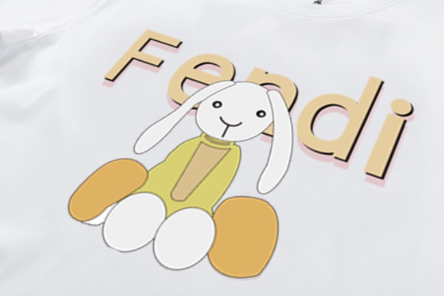 【Fendi旗艦店】（フェンディ）クラシックでスタイリッシュな半袖スウェットシャツ01444