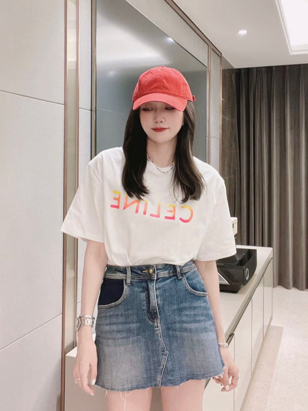 【Celine旗艦店】（セリーヌ）クラシックでスタイリッシュな半袖スウェットシャツ00208