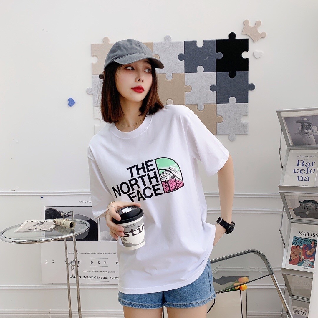 【The North Face旗艦店】（ザ・ノース・フェイス）クラシックでスタイリッシュな半袖スウェットシャツ01335