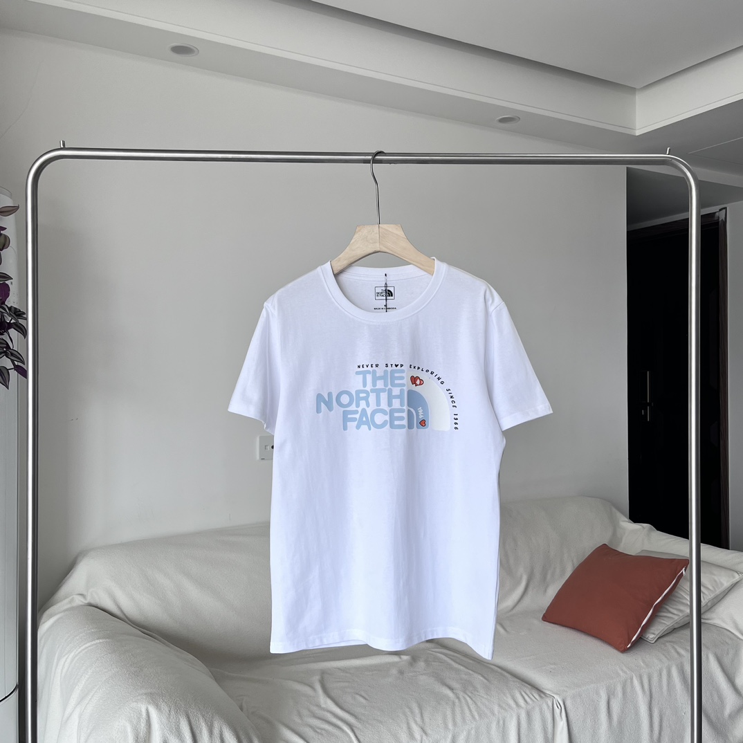 【The North Face旗艦店】（ザ・ノース・フェイス）クラシックでスタイリッシュな半袖スウェットシャツ01357