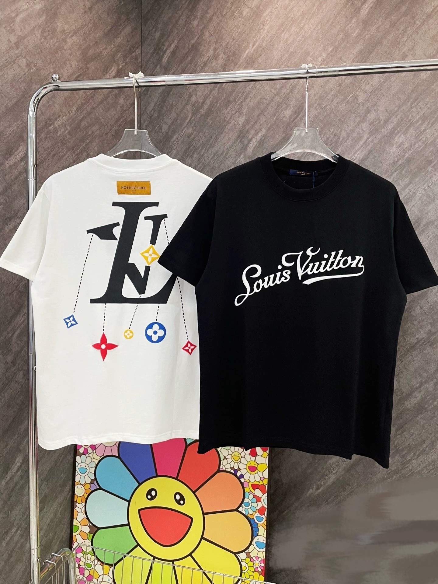 【LV旗艦店】（ルイ・ヴィトン）クラシックでスタイリッシュな半袖スウェットシャツ00101