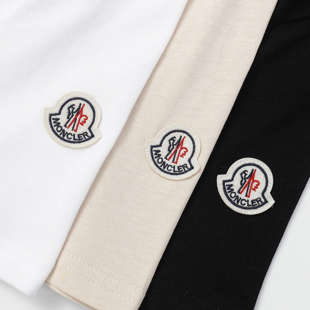 【MONCLER旗艦店】（モンクレール）クラシックでスタイリッシュな半袖スウェットシャツ01174