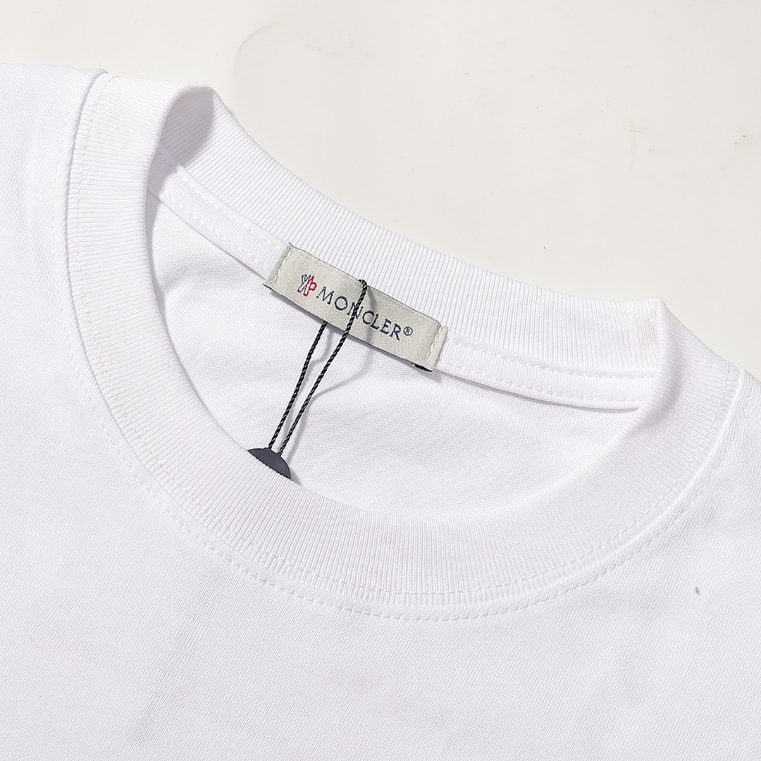 【MONCLER旗艦店】（モンクレール）クラシックでスタイリッシュな長袖スウェットシャツ00962