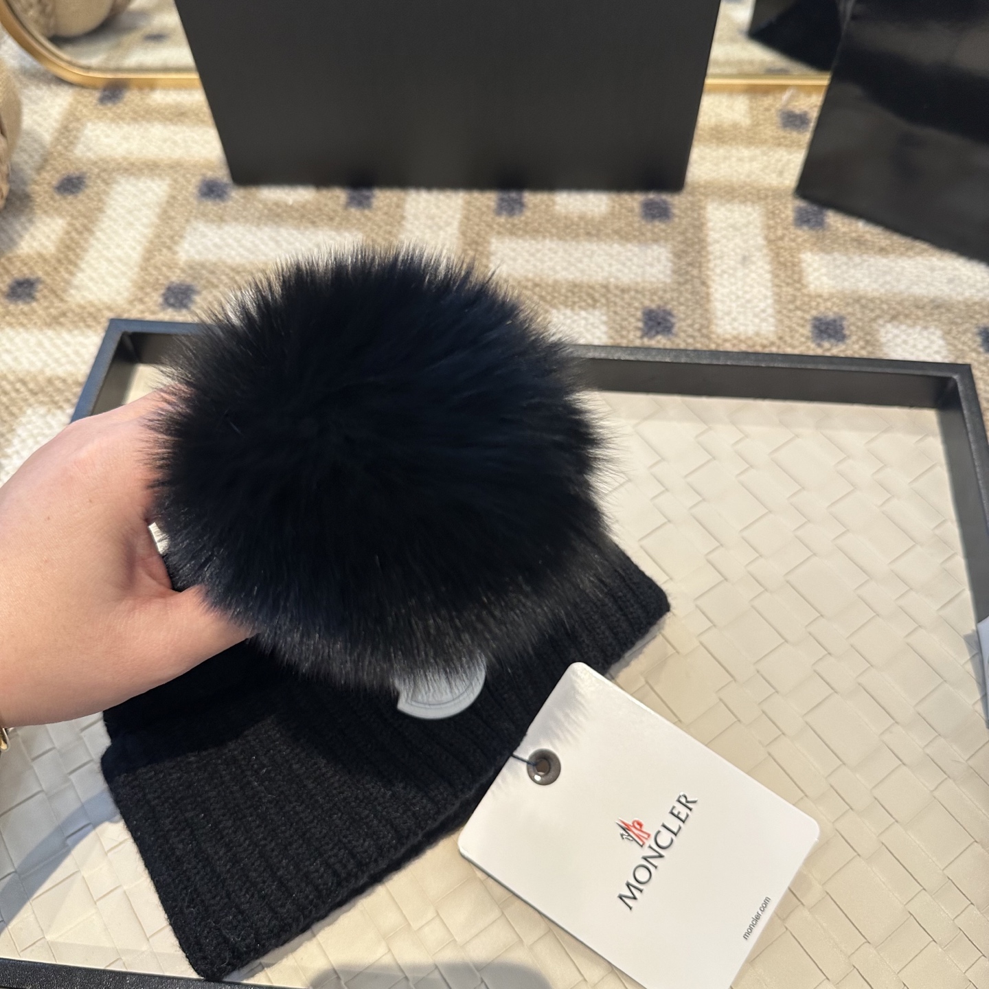 【MONCLER旗艦店】（モンクレール）時代を超えて人気のクラシックな帽子秋冬コレクション