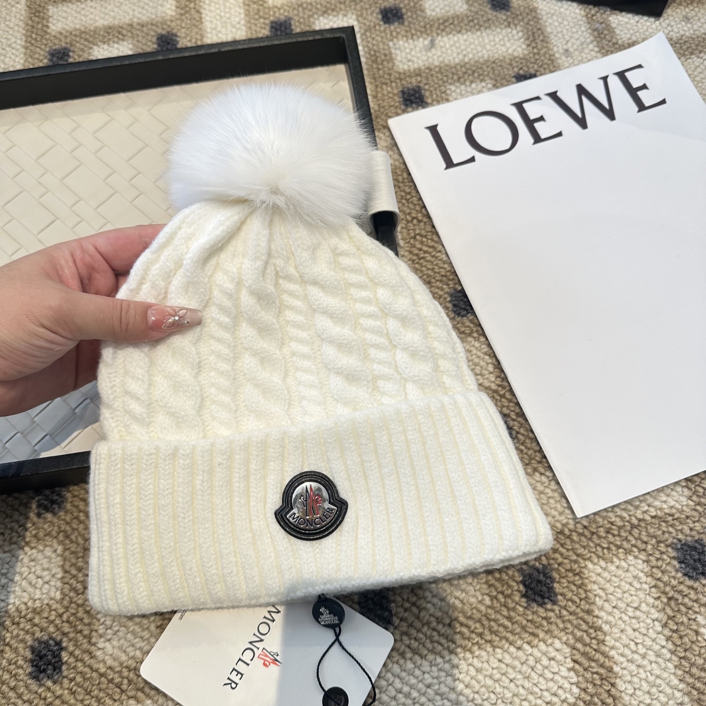 【MONCLER旗艦店】（モンクレール）時代を超えて人気のクラシックな帽子秋冬コレクション