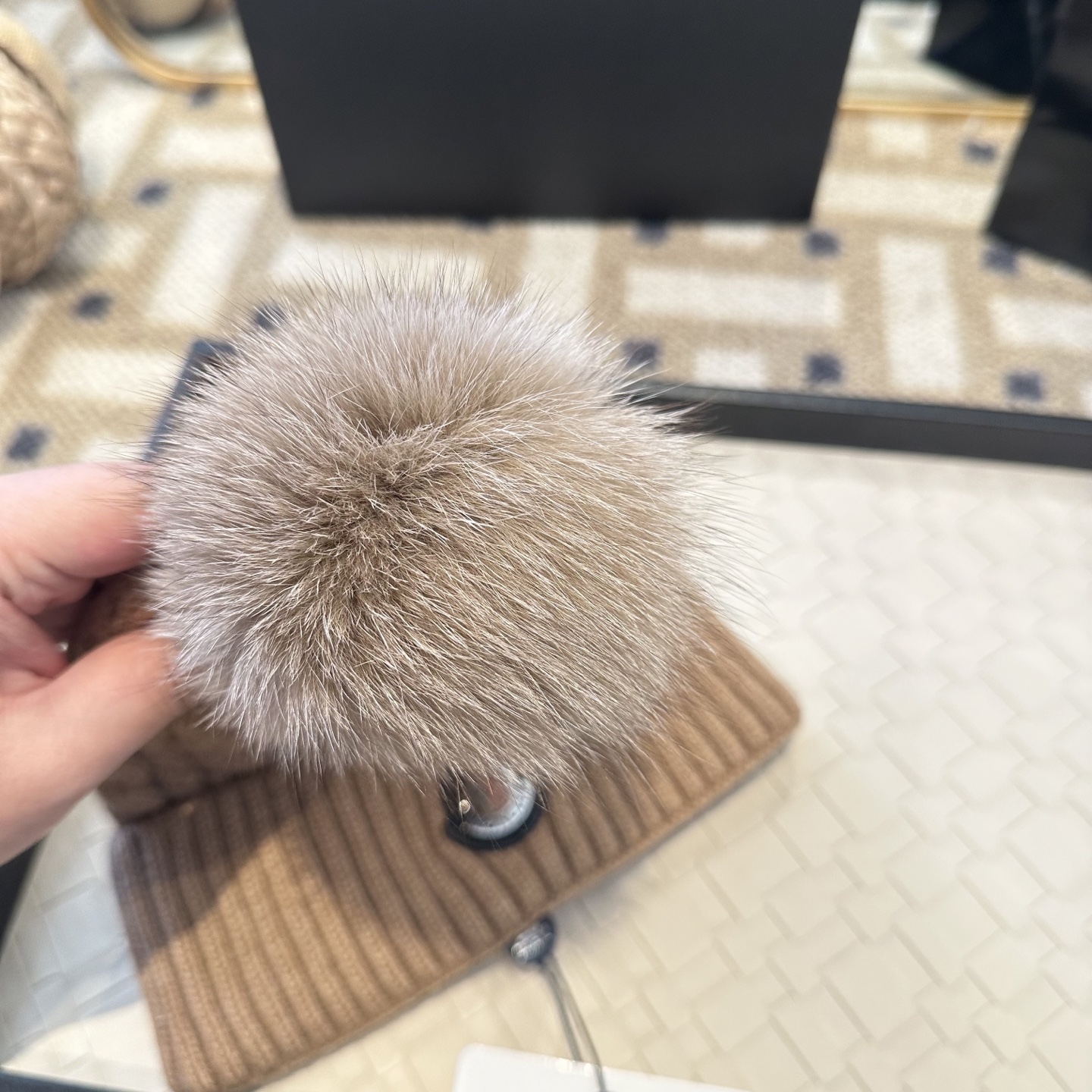 【MONCLER旗艦店】（モンクレール）時代を超えて人気のクラシックな帽子秋冬コレクション