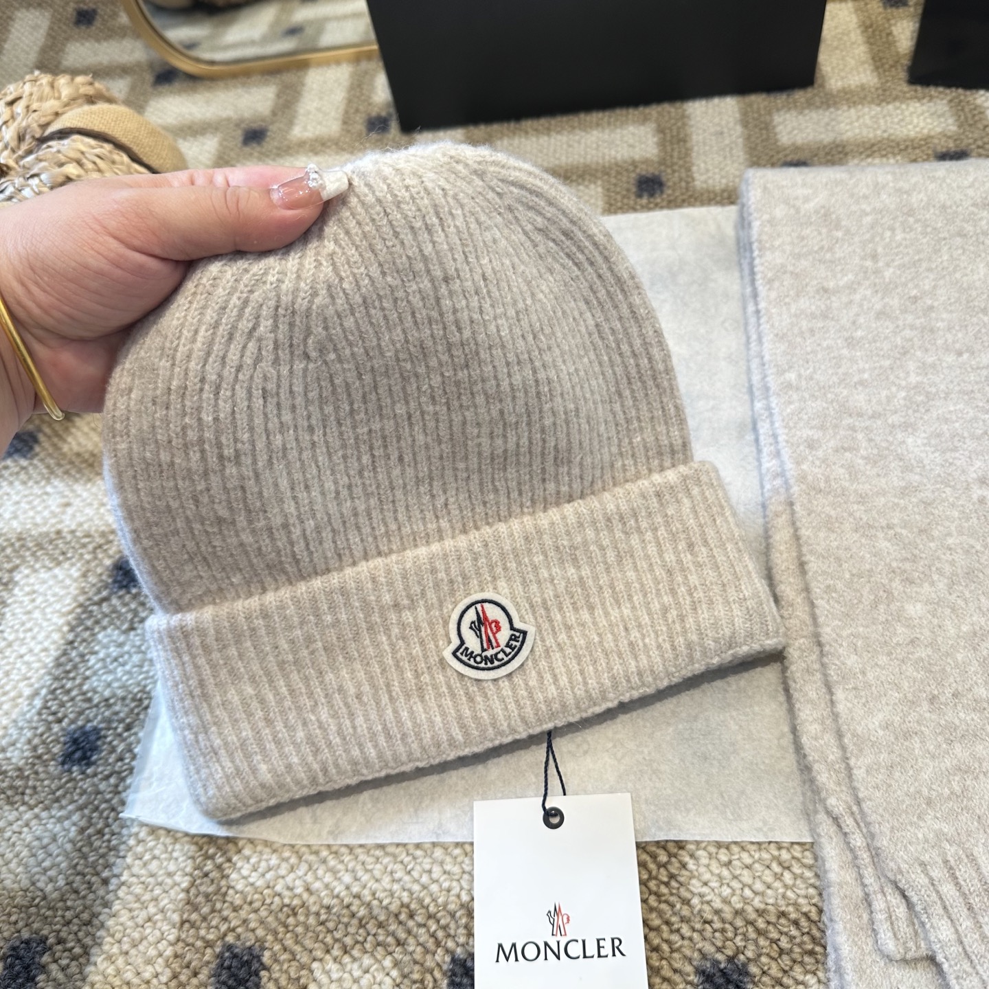 【MONCLER旗艦店】（モンクレール）時代を超えて人気のクラシックな帽子秋冬コレクション