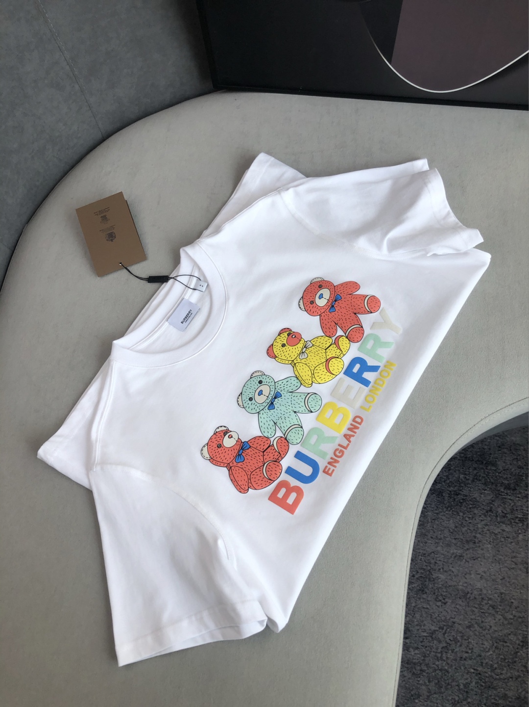 【BURBERRY旗艦店】（バーバリー）クラシックでスタイリッシュな半袖スウェットシャツ00560