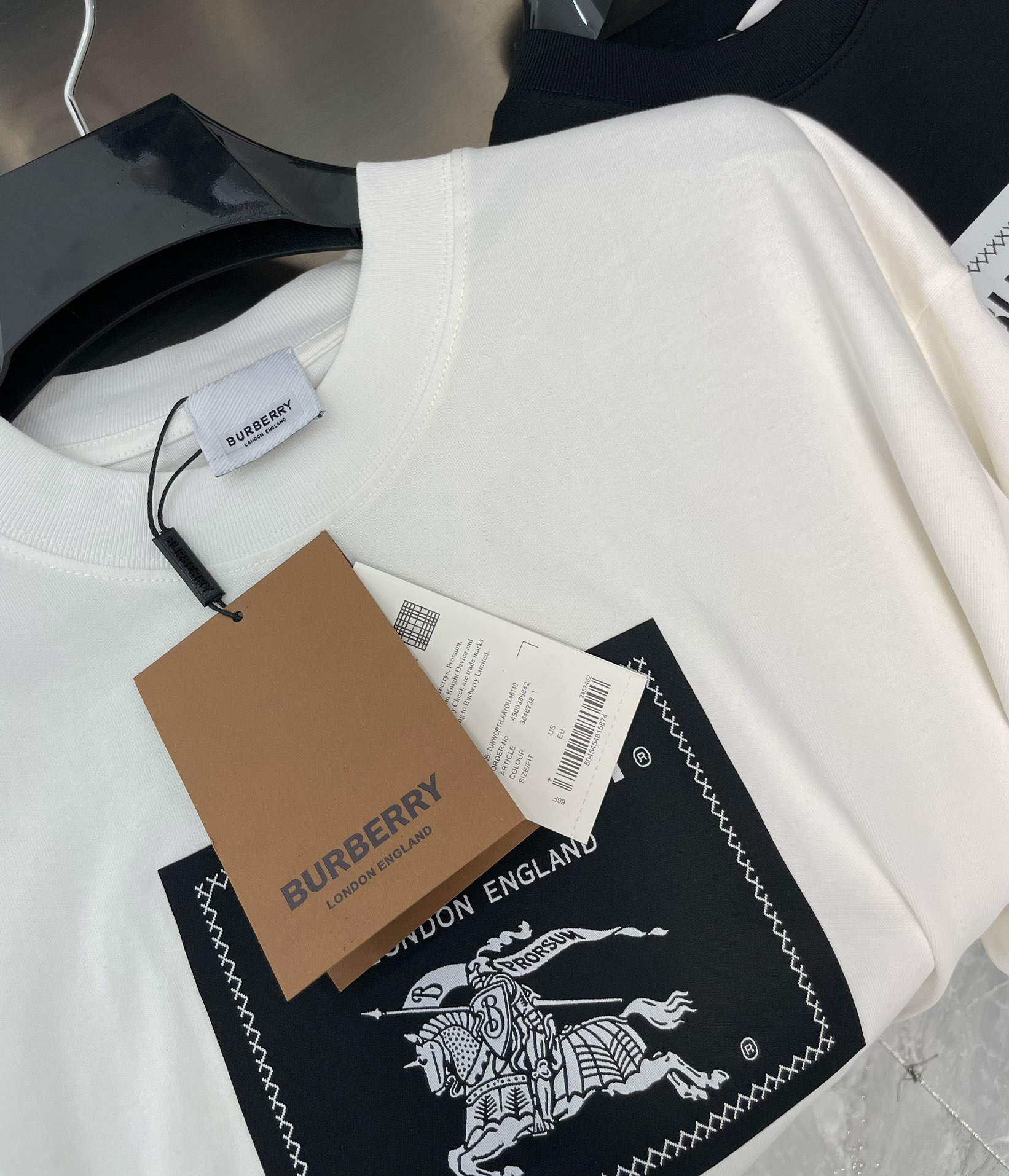 【BURBERRY旗艦店】（バーバリー）クラシックでスタイリッシュな半袖スウェットシャツ00561