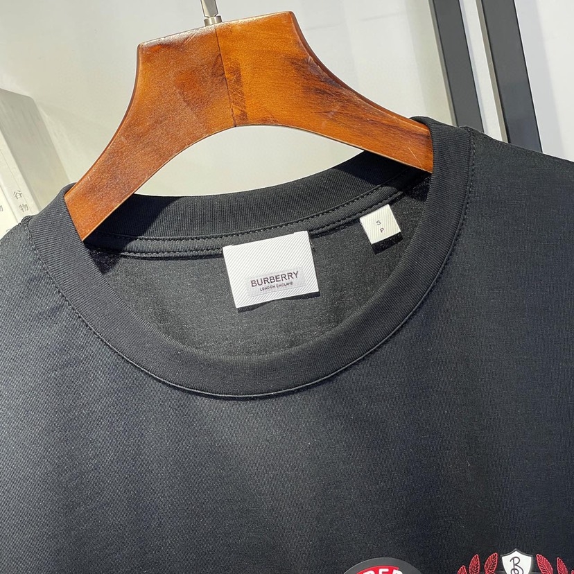 【BURBERRY旗艦店】（バーバリー）クラシックでスタイリッシュな半袖スウェットシャツ00566