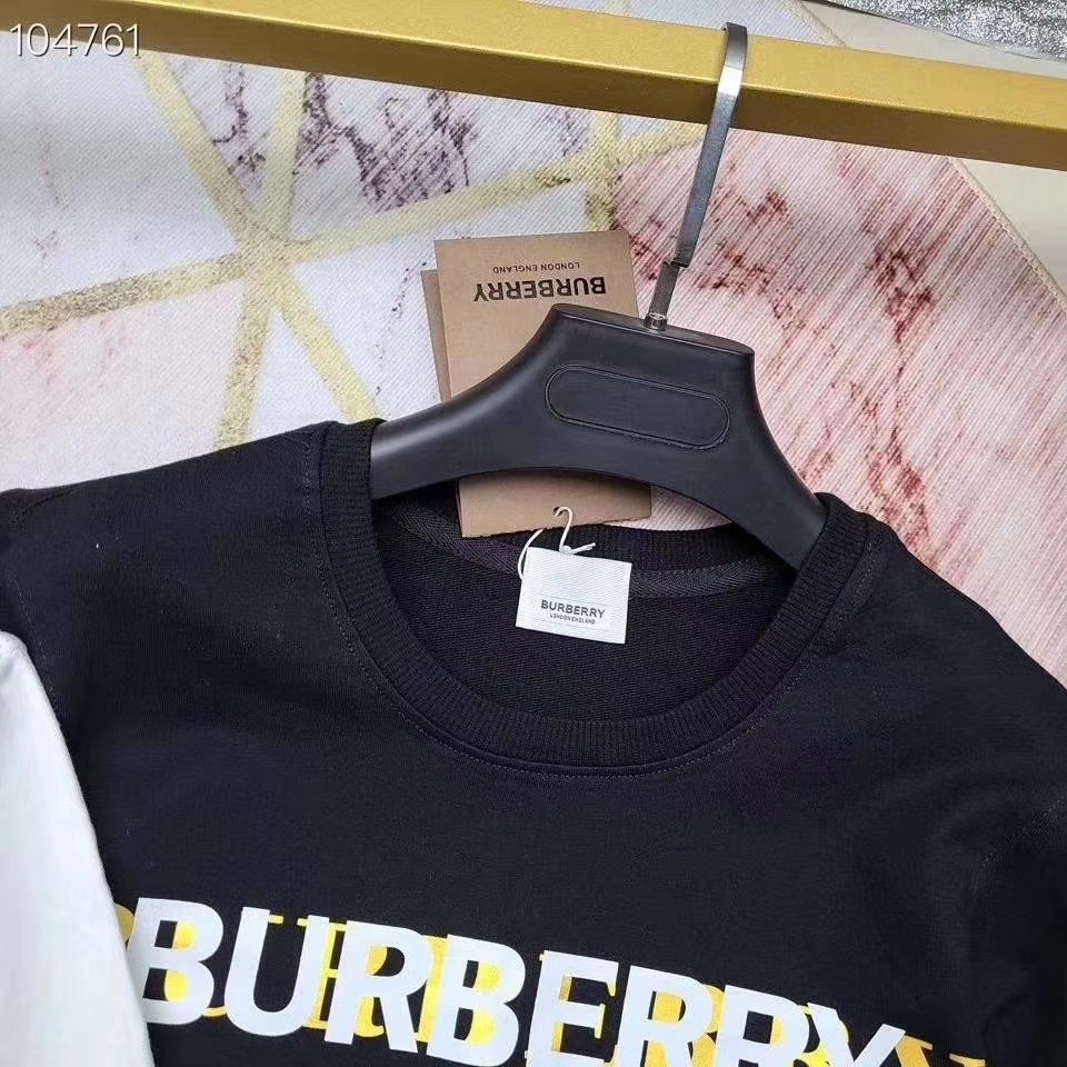 【BURBERRY旗艦店】（バーバリー）クラシックでスタイリッシュな長袖スウェットシャツ01680