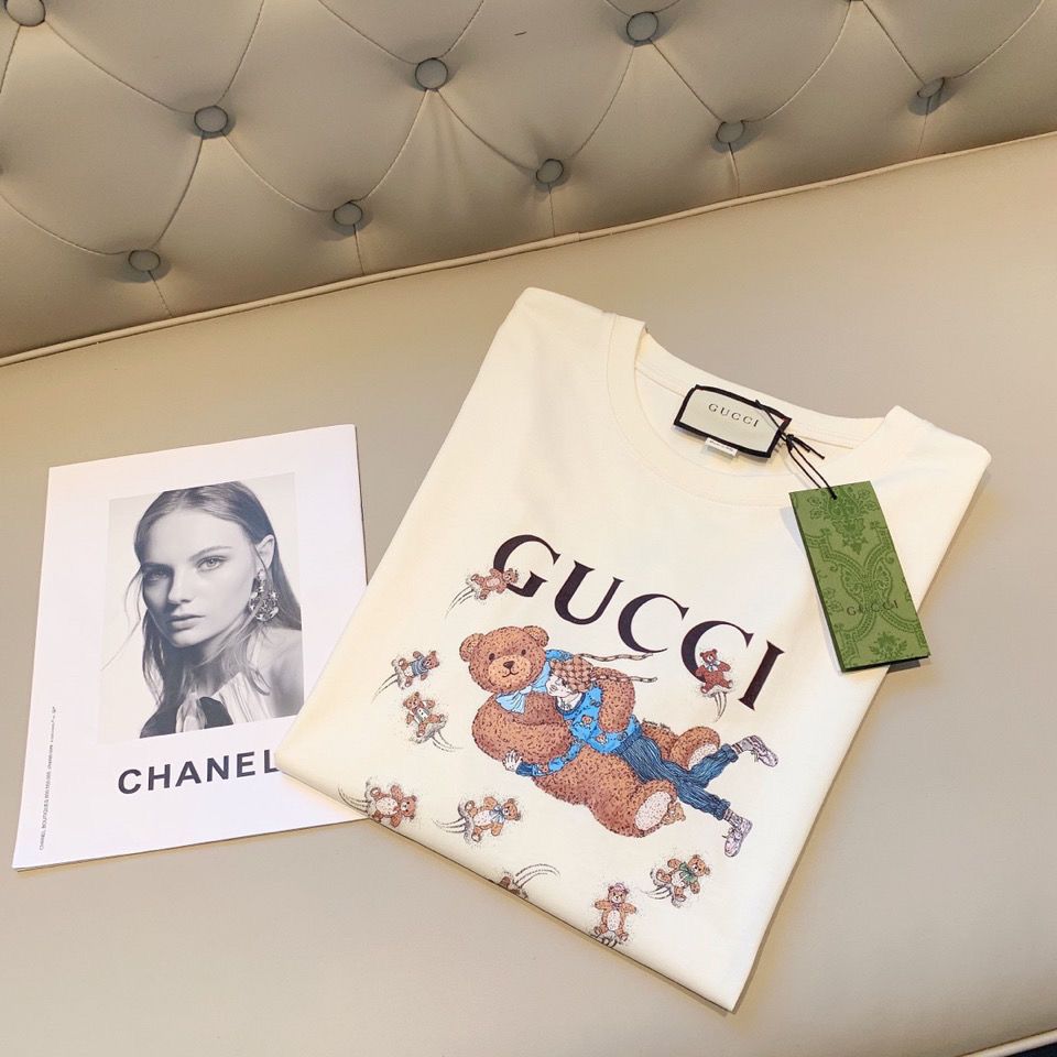 【GUCCI旗艦店】（グッチ）クラシックでスタイリッシュな半袖スウェットシャツ00473