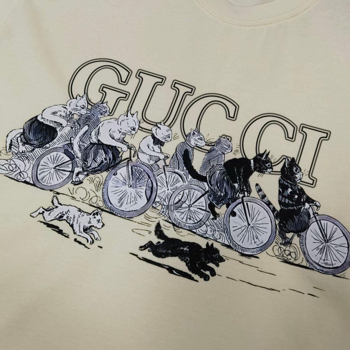【GUCCI旗艦店】（グッチ）クラシックでスタイリッシュな半袖スウェットシャツ00532