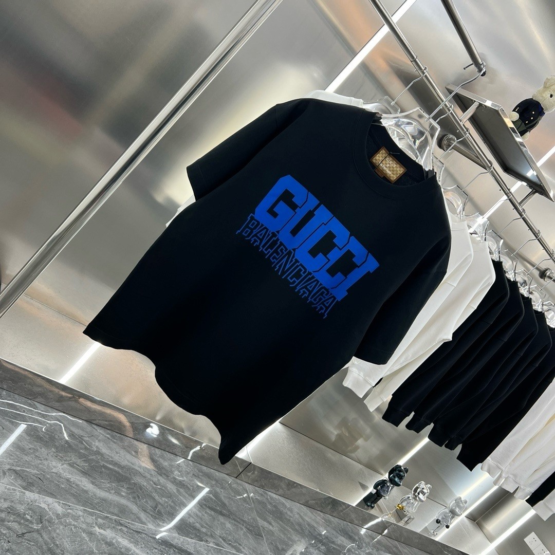 【GUCCI旗艦店】（グッチ）クラシックでスタイリッシュな半袖スウェットシャツ01754