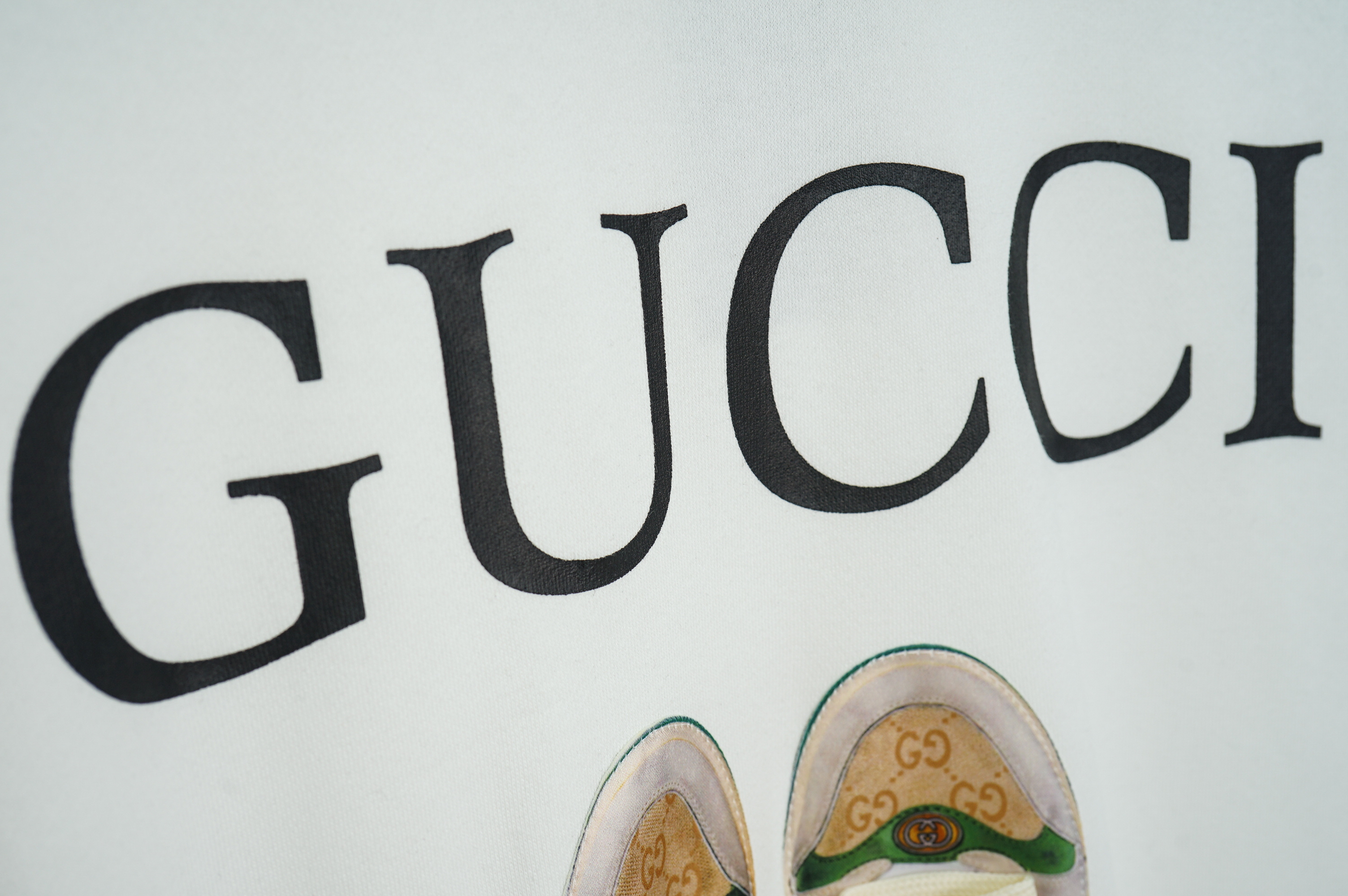 【GUCCI旗艦店】（グッチ）クラシックでスタイリッシュな長袖スウェットシャツ01871