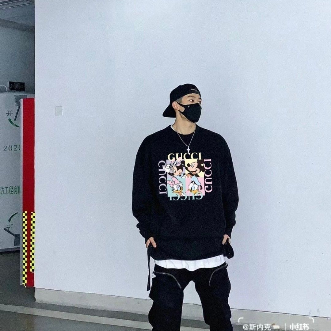 【GUCCI旗艦店】（グッチ）クラシックでスタイリッシュな長袖スウェットシャツ01880