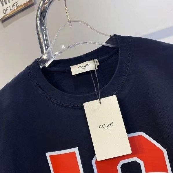 【Celine旗艦店】（セリーヌ）クラシックでスタイリッシュな半袖スウェットシャツ01828